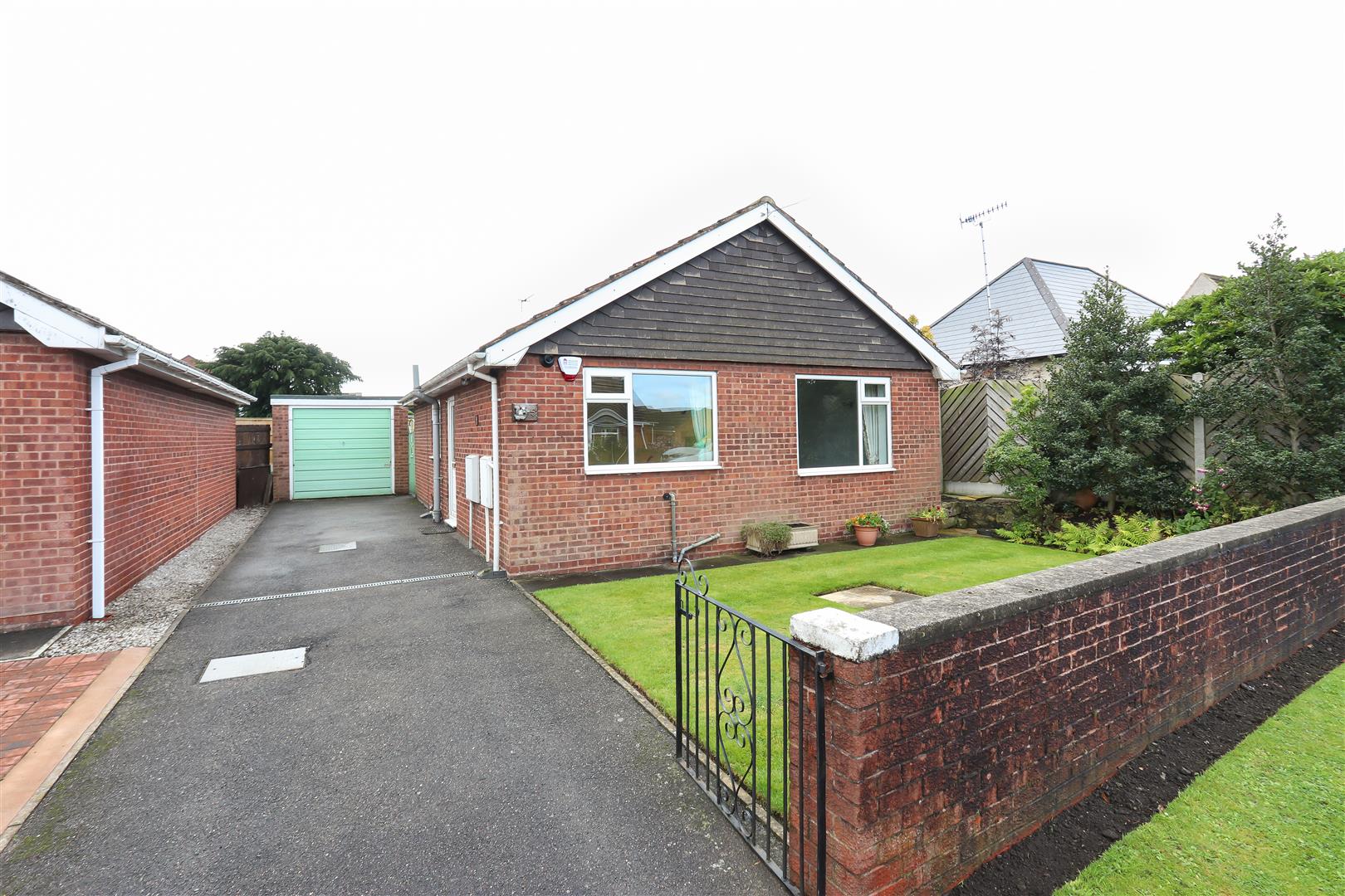 Westhill Lane, Grassmoor, Chesterfield, S42 5BG Dales and Peaks